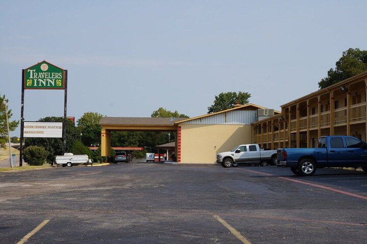 Travelers Inn - thumb 1