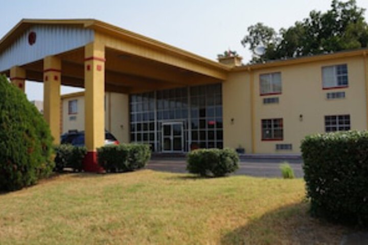 Travelers Inn - thumb 0