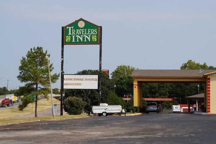 Travelers Inn - thumb 2
