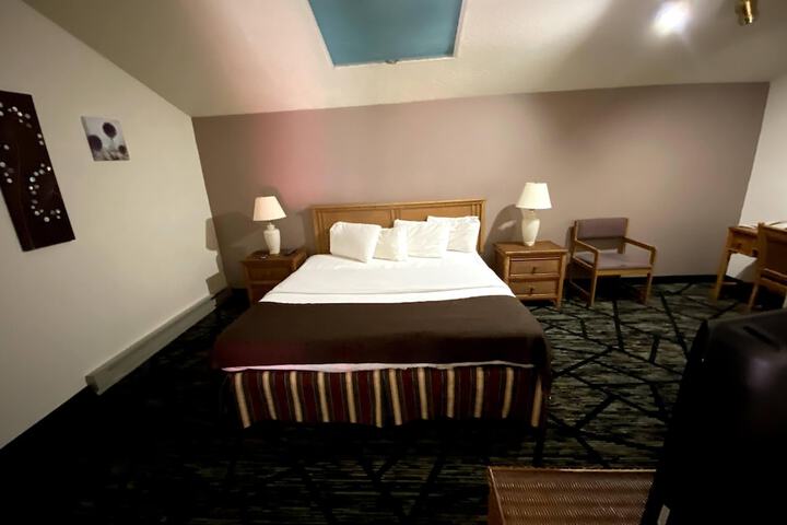 Woodlands Inn & Suites - thumb 4