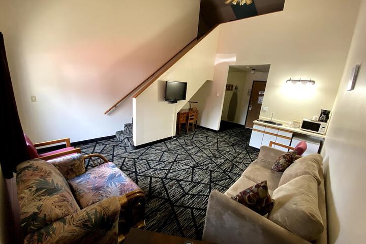 Woodlands Inn & Suites - thumb 6