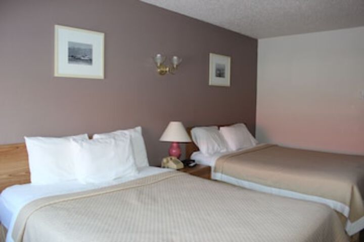 Woodlands Inn & Suites - thumb 0