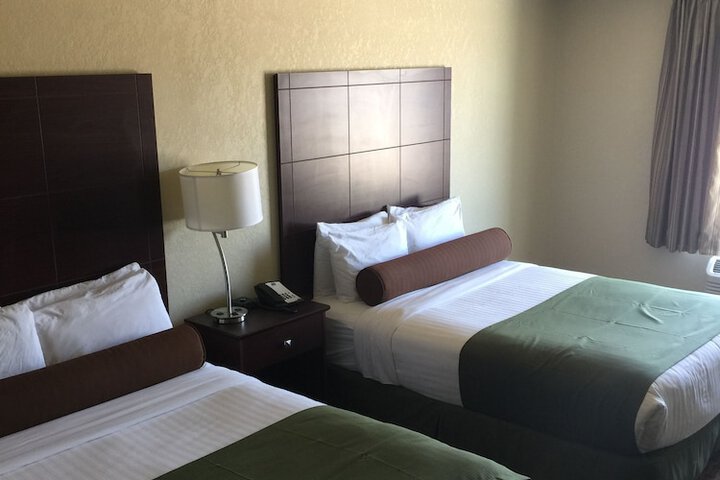 Cobblestone Hotel & Suites Pecos - thumb 4