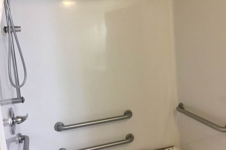 Cobblestone Hotel & Suites Pecos - thumb 2