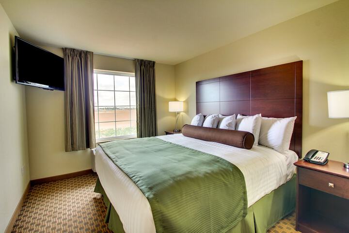 Cobblestone Hotel & Suites Pecos - thumb 3