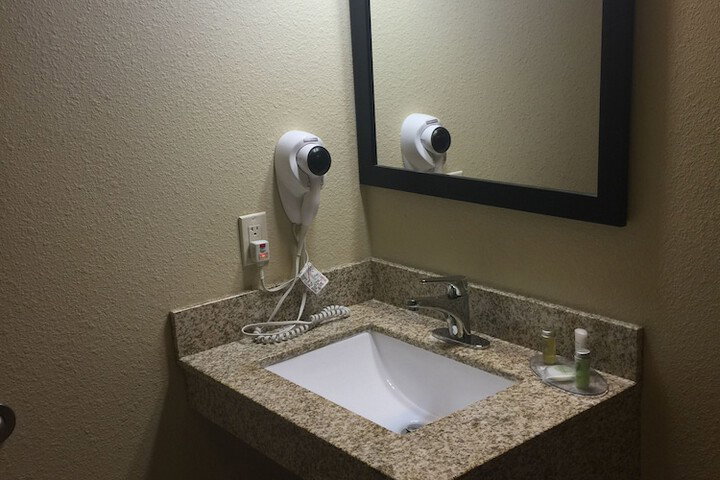 Cobblestone Hotel & Suites Pecos - thumb 5