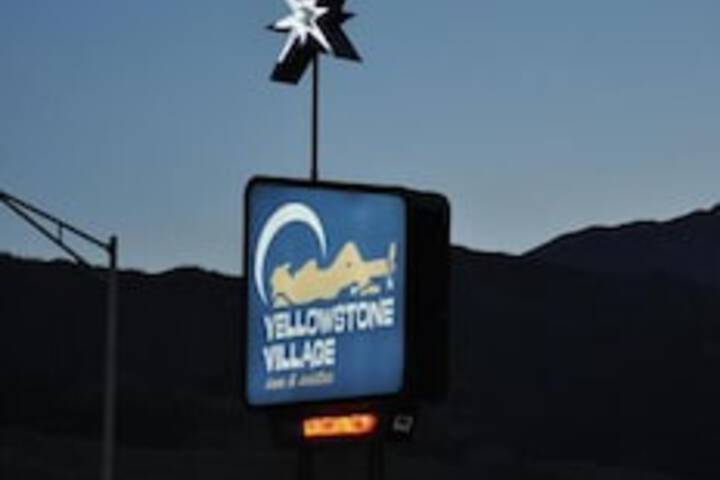 Yellowstone Village Inn And Suites - thumb 7