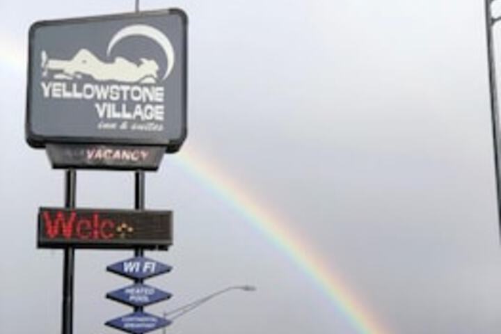 Yellowstone Village Inn And Suites - thumb 4