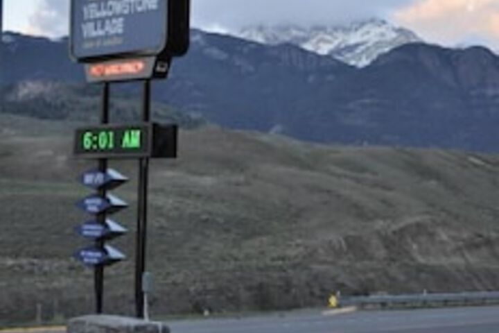 Yellowstone Village Inn And Suites - thumb 6