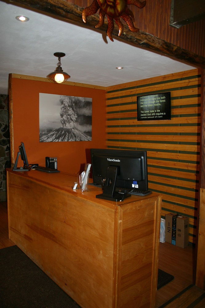 Lone Fir Resort - thumb 1