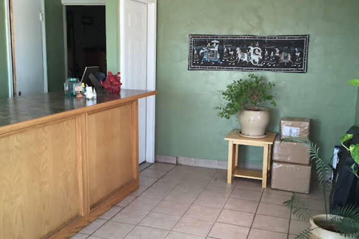 Economy Inn - thumb 6