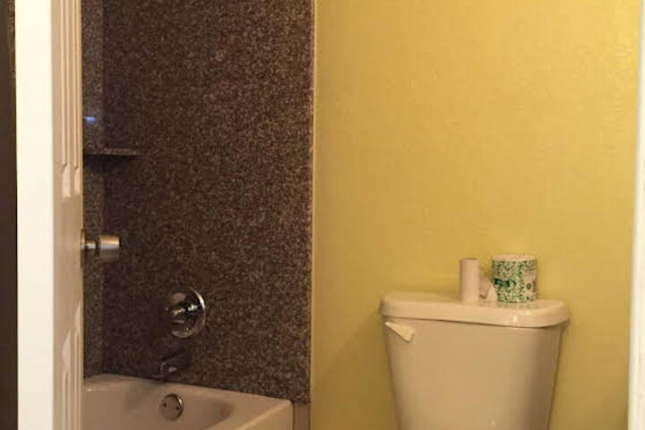 Economy Inn - thumb 2