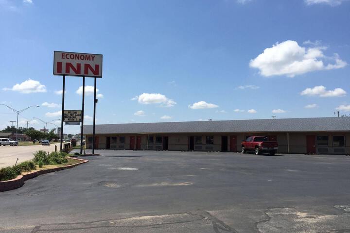 Economy Inn - thumb 0