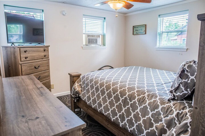 Carbone's Beachside Suites - thumb 6