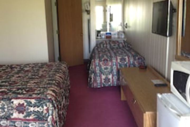 Dollinger's Motor Inn - thumb 2