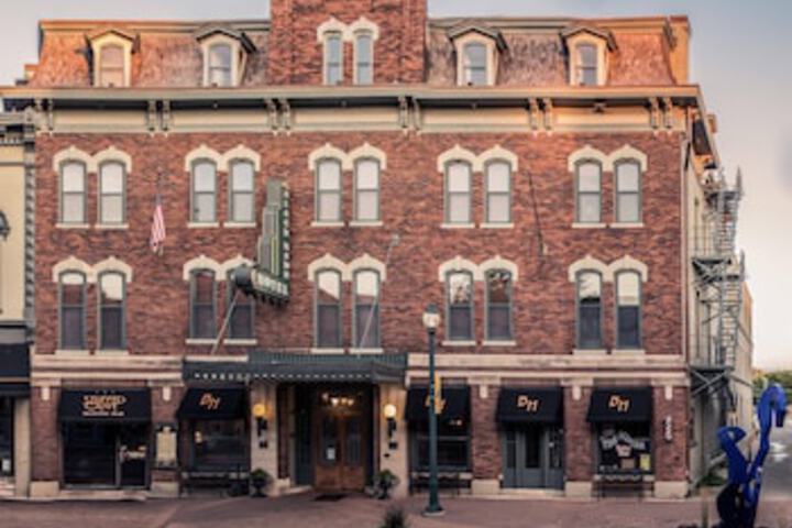 The Black Hawk Hotel - thumb 0