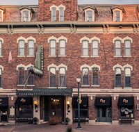 The Black Hawk Hotel - USA Accommodation