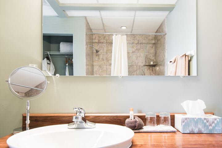 The Black Hawk Hotel - thumb 4