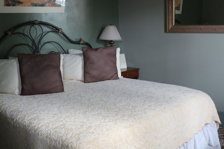 The Black Hawk Hotel - thumb 5