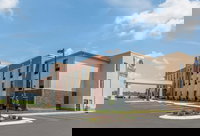 Comfort Suites Rensselaer near Fair Oaks