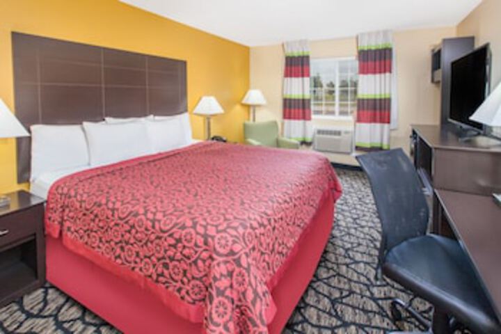 Days Inn By Wyndham Miami - thumb 0