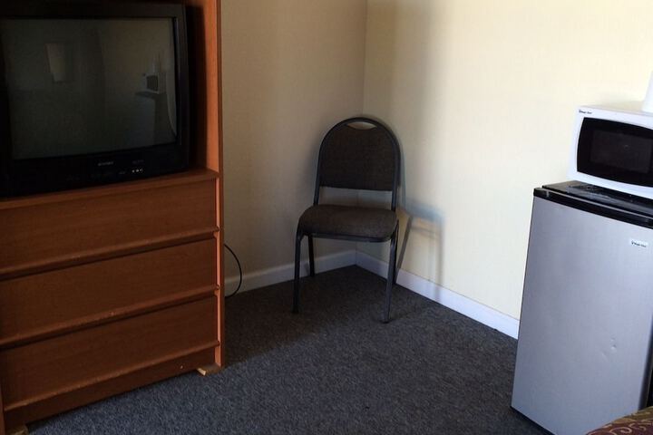 Colonial Motel - thumb 2