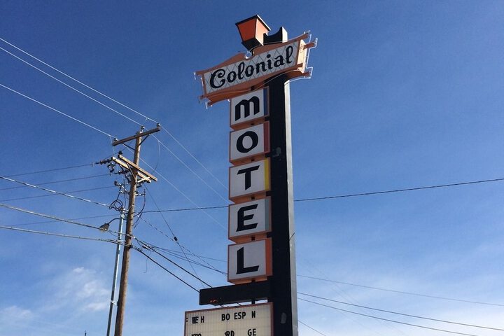 Colonial Motel - thumb 1