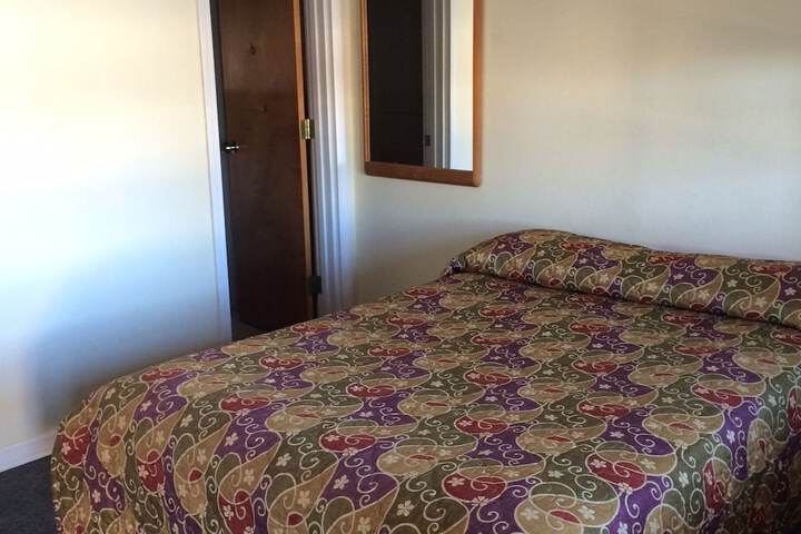 Colonial Motel - thumb 3