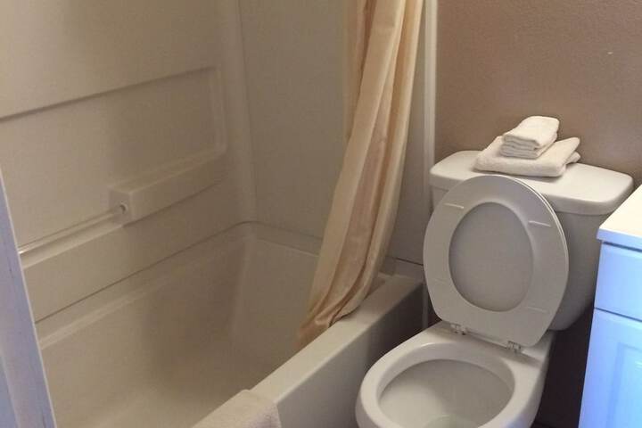 Colonial Motel - thumb 4