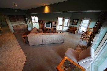 Summit At Granby Resort By RMG - thumb 4