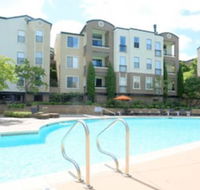 Global Luxury Suites Bridgepoint Circle - Tourism Bookings