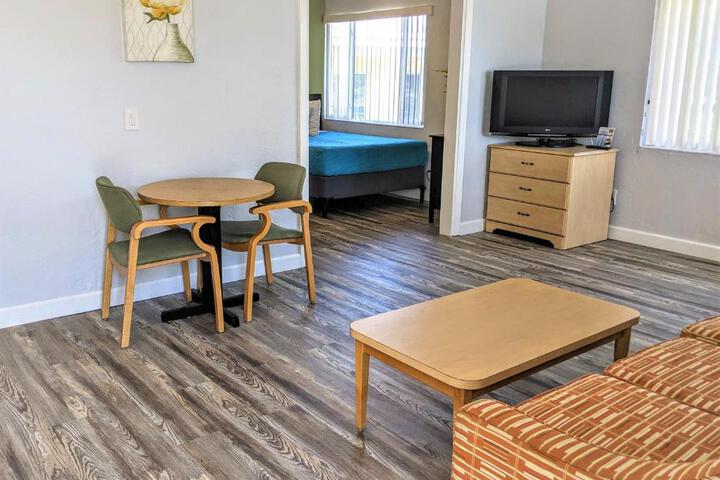 Johns Pass Beach Motel - thumb 3