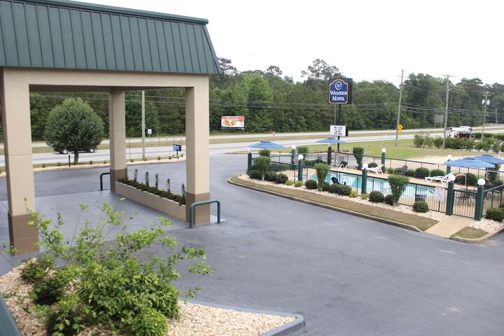 Western Motel - thumb 2