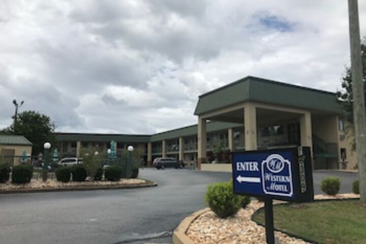 Western Motel - thumb 0