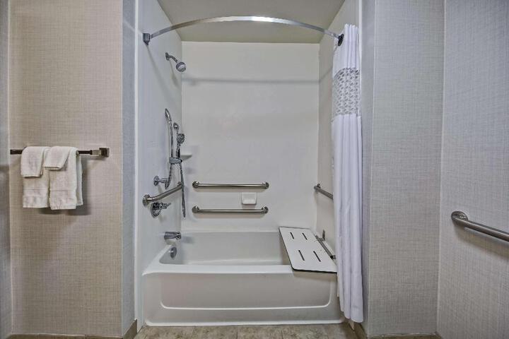 Hampton Inn Indianola - thumb 5