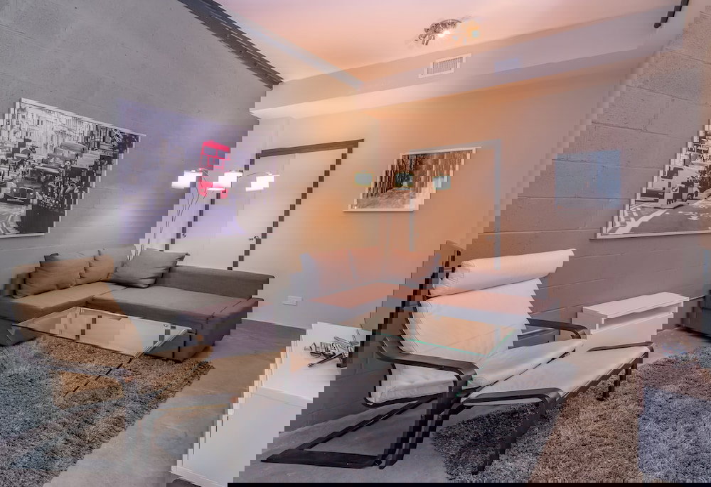 Deedee's Apartments - Lofts At Grove - thumb 4