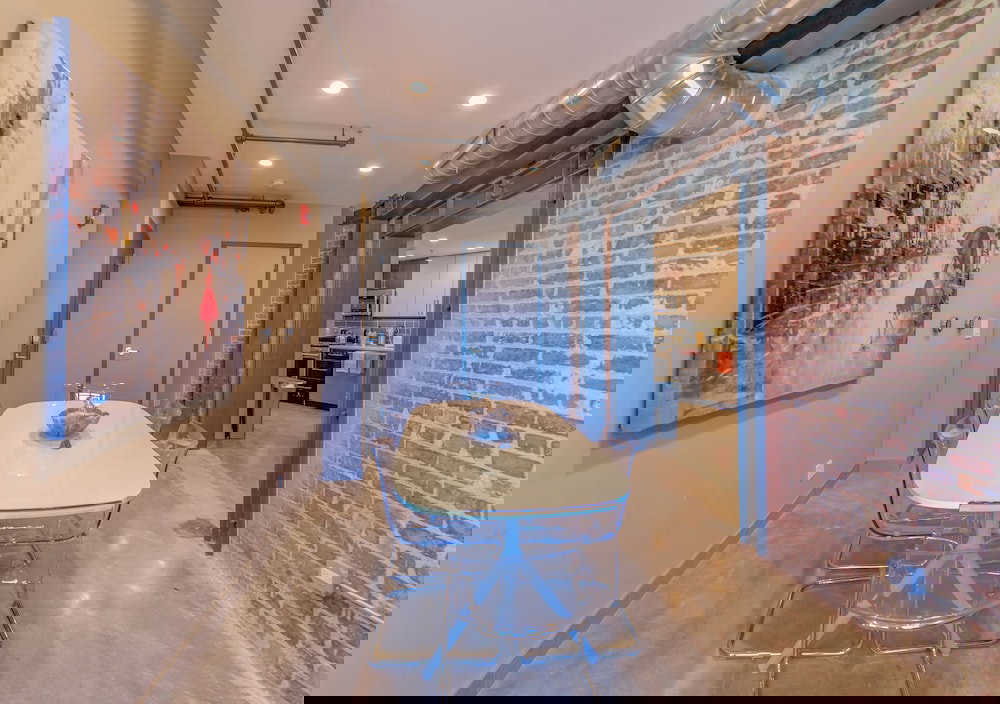 Deedee's Apartments - Lofts At Grove - thumb 6