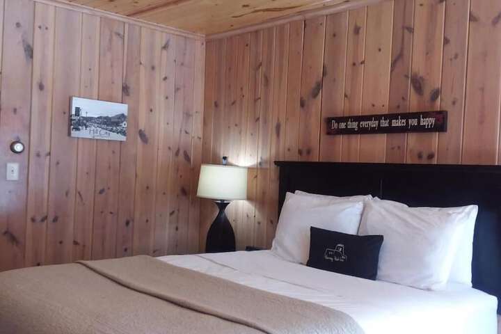 Harney Peak Inn - thumb 2