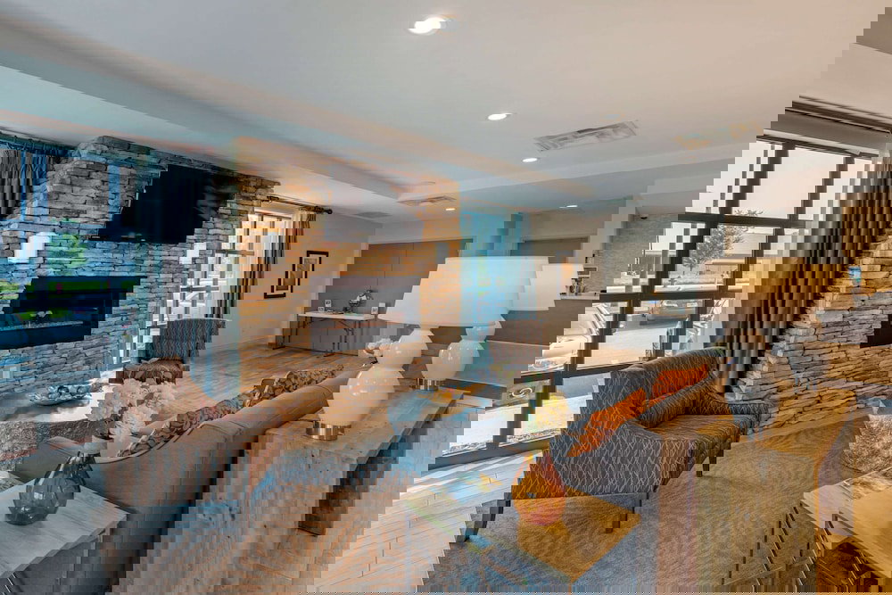 Comfort Inn & Suites - thumb 2