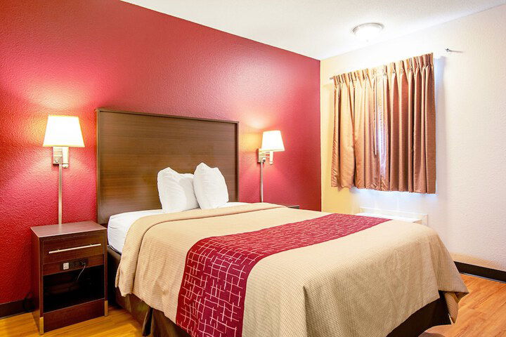 Red Roof Inn Needles - thumb 3