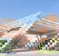 Days Inn by Wyndham Irving Grapevine DFW Airport North - Tourism Bookings