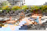 DoubleTree by Hilton Hotel Alana - Waikiki Beach