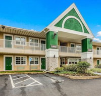 HomeTowne Studios by Red Roof Cincinnati  Sharonville - USA Accommodation