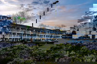 HomeTowne Studios by Red Roof Eugene  Springfield