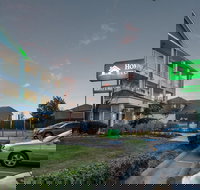 HomeTowne Studios by Red Roof Dallas - Irving - Tourism Bookings