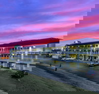 HomeTowne Studios by Red Roof Kansas City - Worlds of Fun - Tourism Bookings