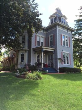 Sutherland House Victorian Bed & Breakfast - thumb 1