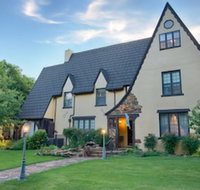 Graham Carroll House Bed  Breakfast - Tourism Bookings