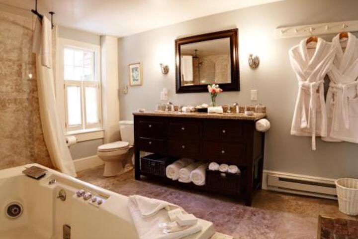 Amerscot House Inn - thumb 0