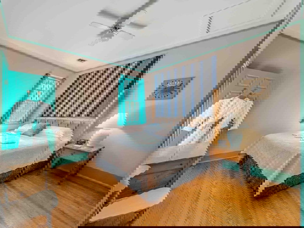 Front Street Inn - thumb 6